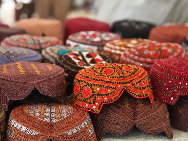 hats-in-pakistani-fashion